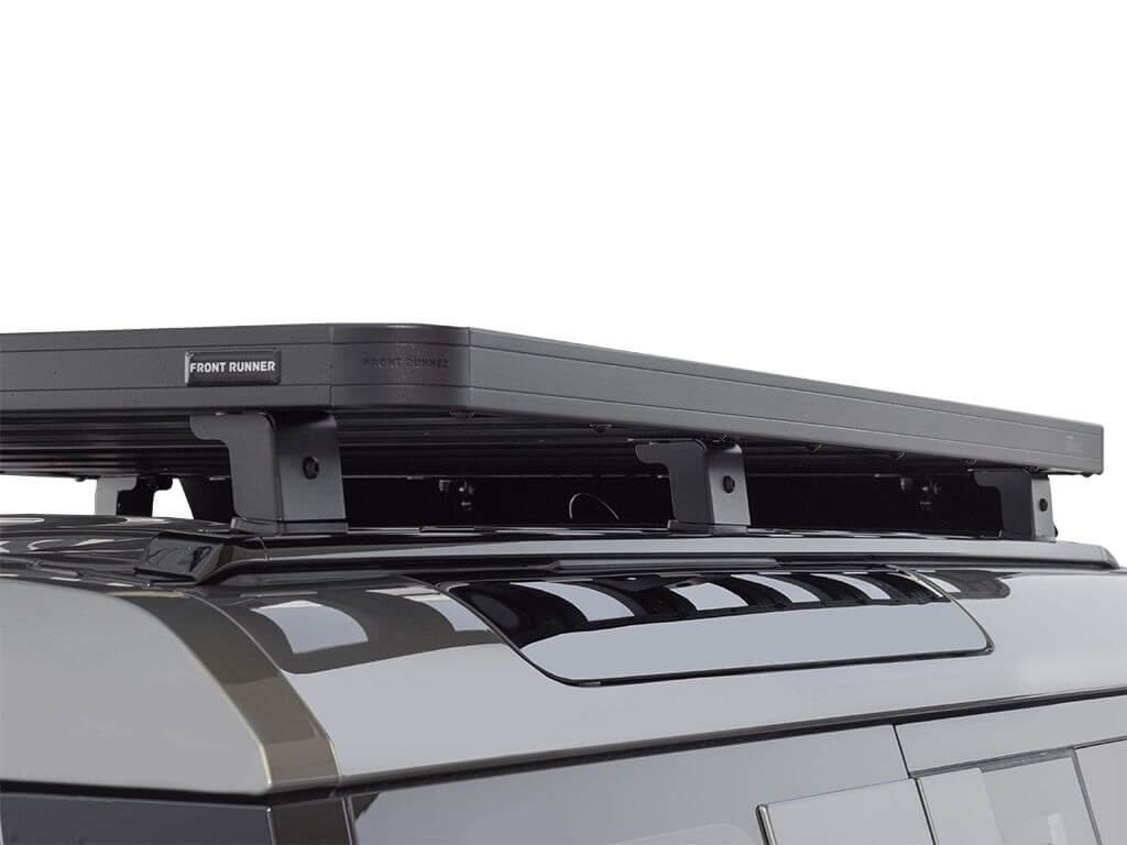 Land Rover New Defender 110 mit werkseitigen Schienen Slimline II Dachträger Kit - von Front Runner